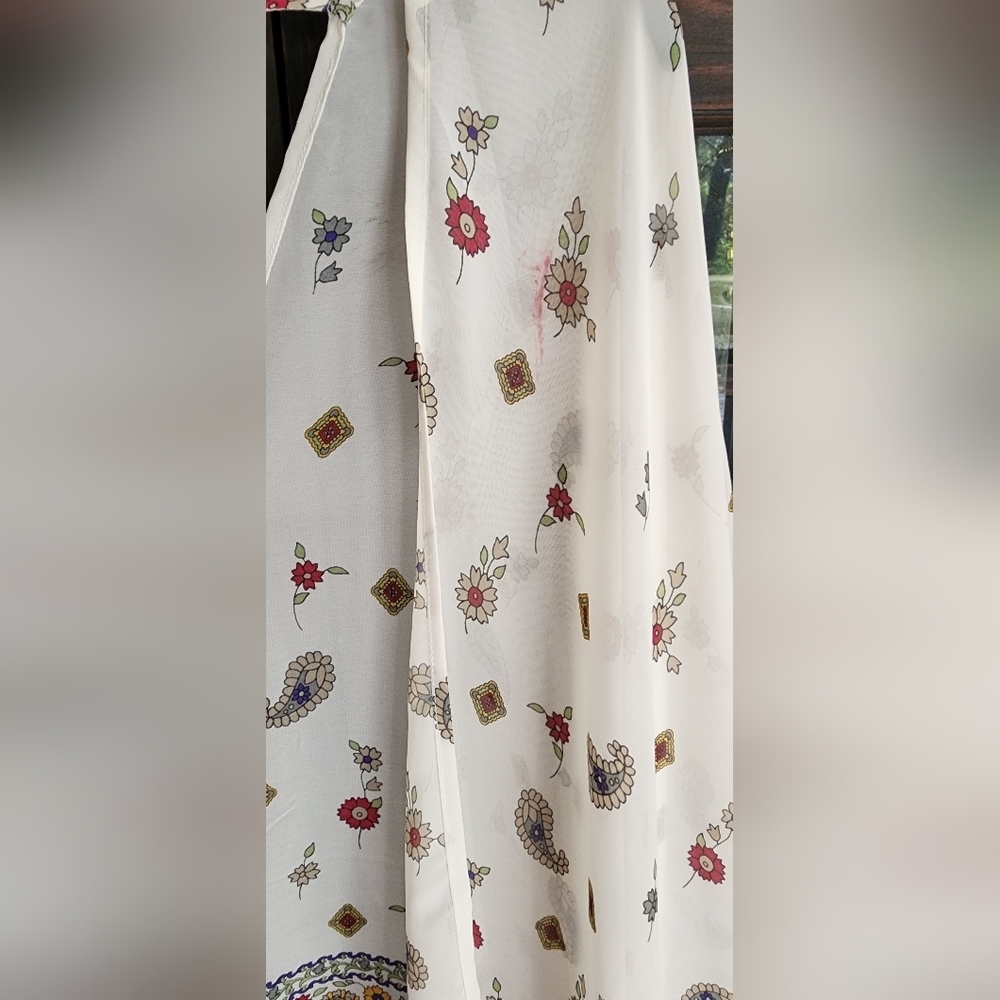 Love Tree Floral Patterned Kimono - Picture 3 of 4